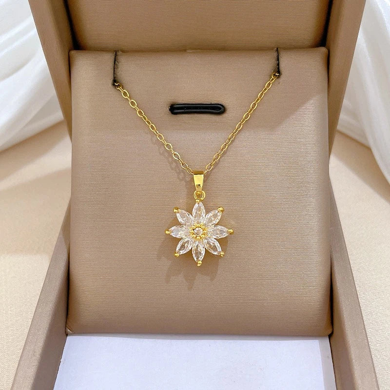 Sara Flower Pendant