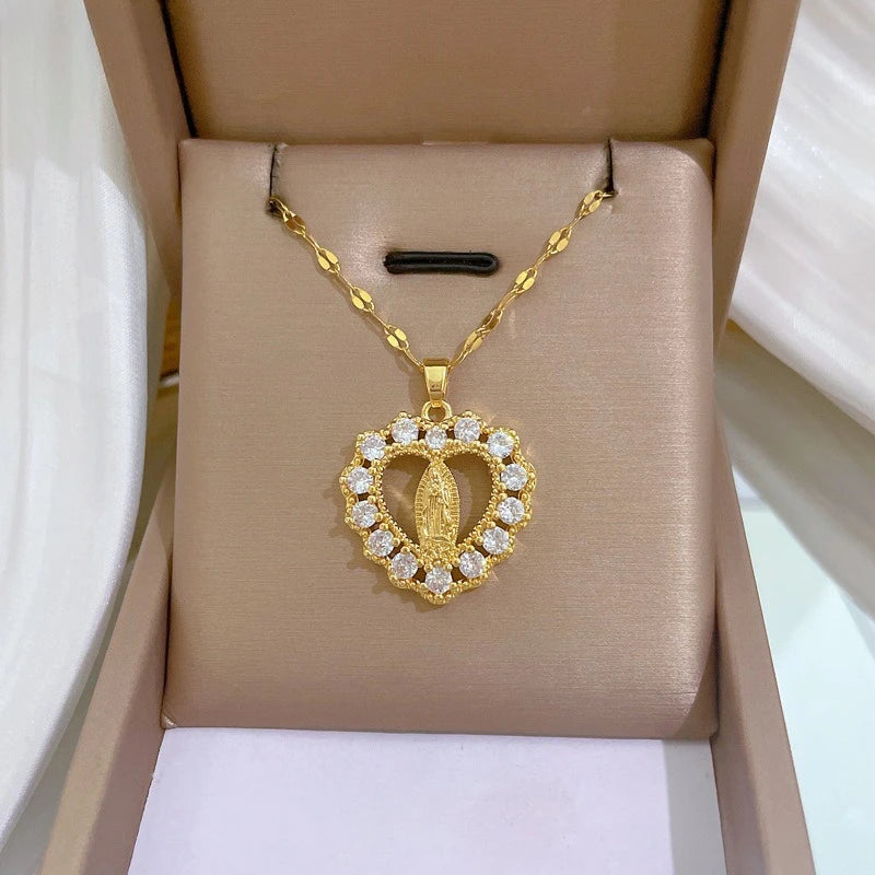 Shelly Heart Necklace