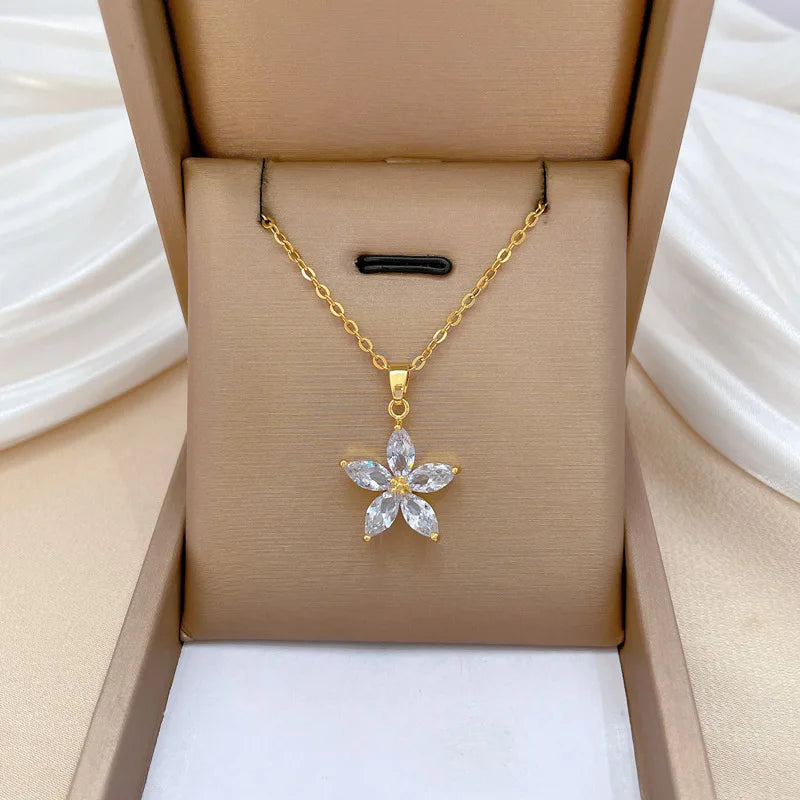Nora Flower Necklace
