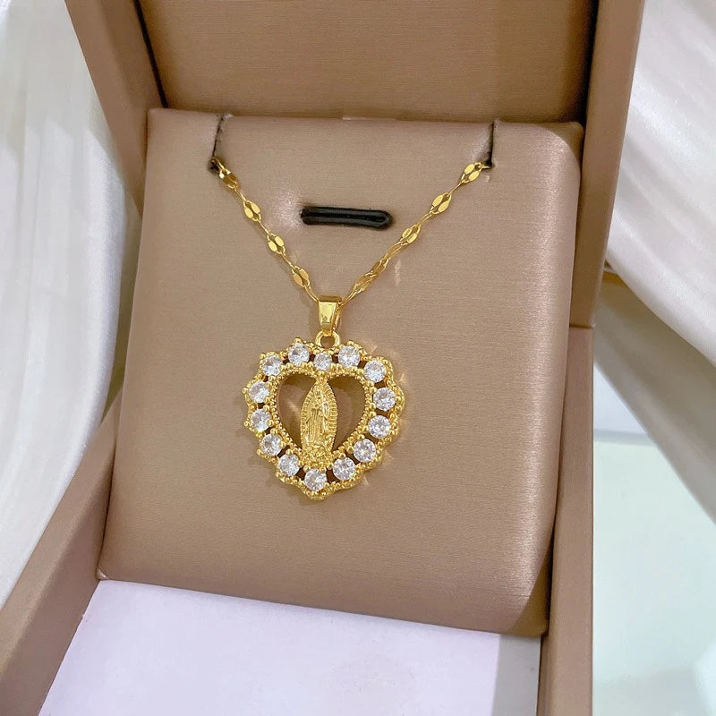 Shelly Heart Necklace