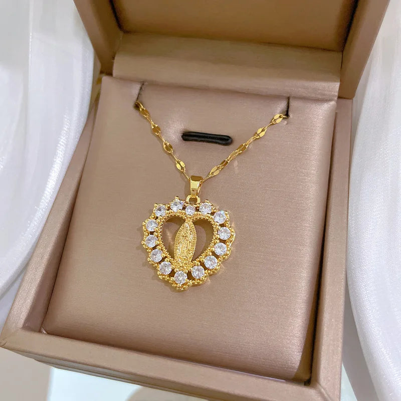 Shelly Heart Necklace
