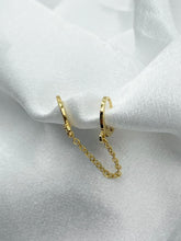 Load image into Gallery viewer, Amira Chain Earring - KiraaJewel
