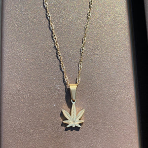 Nova Leaf Necklace - KiraaJewel